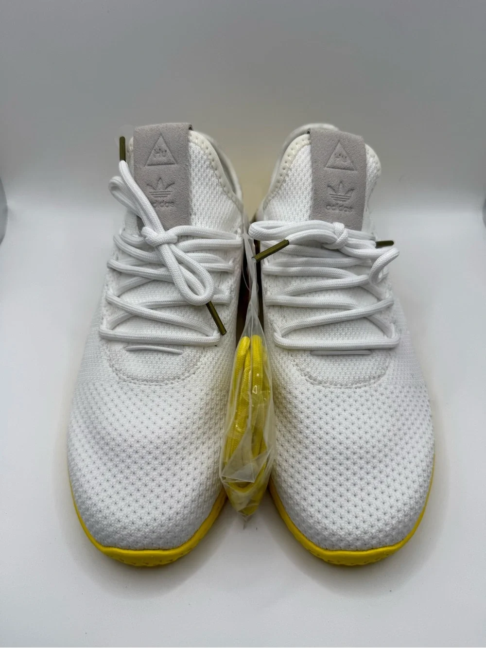Pharrell x Adidas Tennis Hu white/yellow - size 6 (No box)